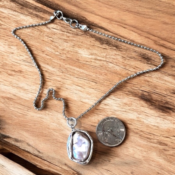 Silver toned Minimalist Necklace with an Iridescent Charm Baroque faux pearl - Picture 16 of 16